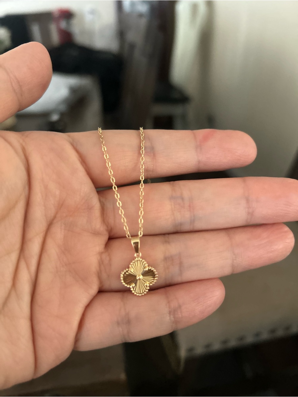 18K Gold Textured Clover Pendant Necklace – 18”